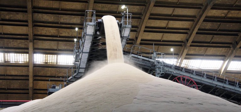 Irã compra 60 mil toneladas de açúcar bruto do Brasil, dizem fontes